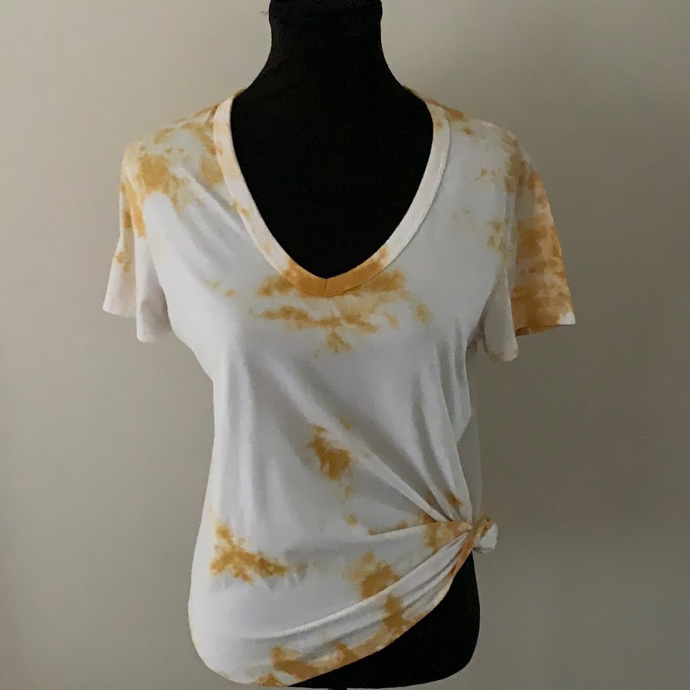 BOGO Free/ Universal Threads tie dye tee